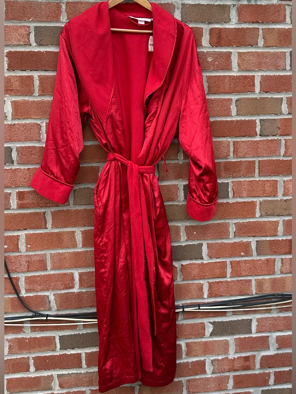 Victoria’s Secret Red Satin kimono Fleece Lined Long Robe with Belt SZ M/L Cozy